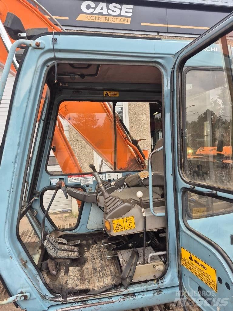 Hitachi EX 200-3 Kāpurķēžu ekskavatori