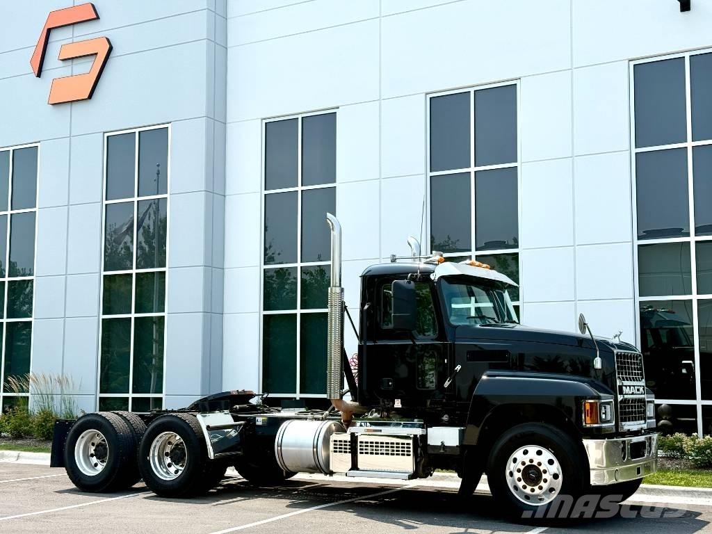 Mack Pinnacle Vilcēji