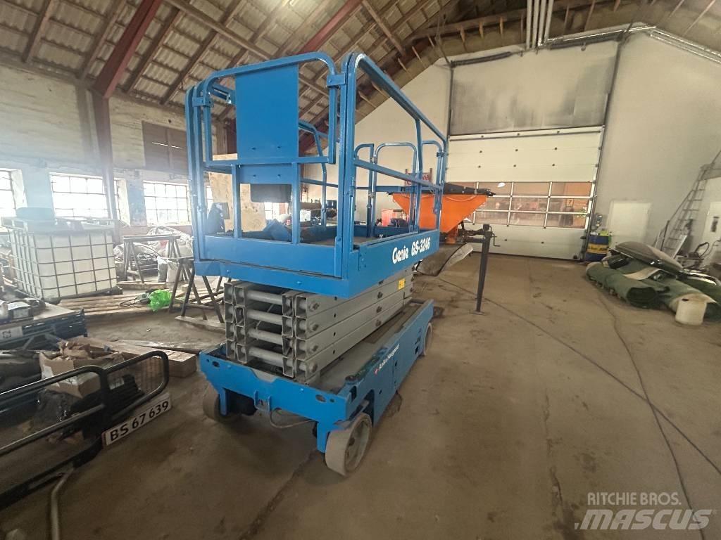 Genie GS3246 Šķerveida pacēlāji