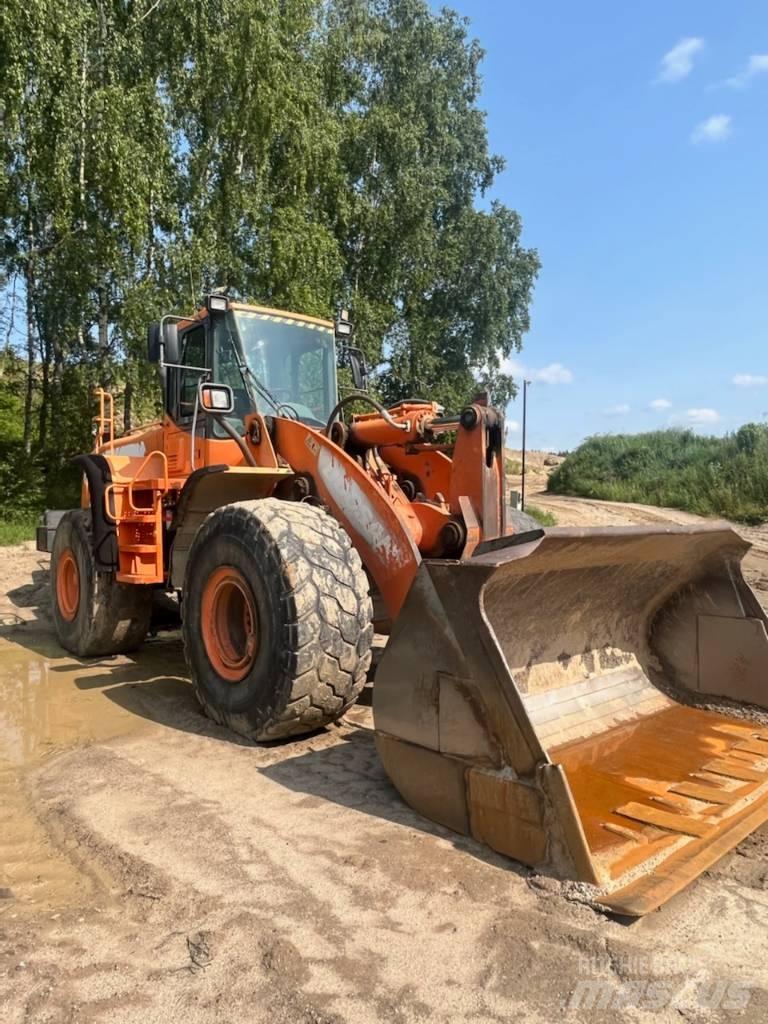 Doosan 420 Iekrāvēji uz riteņiem