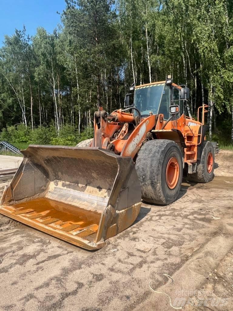 Doosan 420 Iekrāvēji uz riteņiem