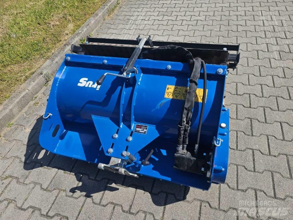 Irus Deltrak Robots- zāles pļāvējs
