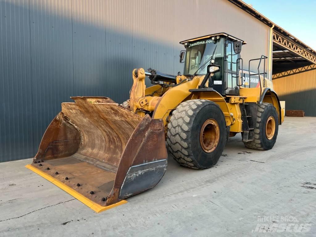 CAT 966M Iekrāvēji uz riteņiem