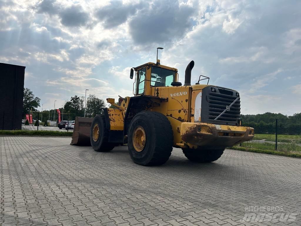 Volvo L 220 E Iekrāvēji uz riteņiem