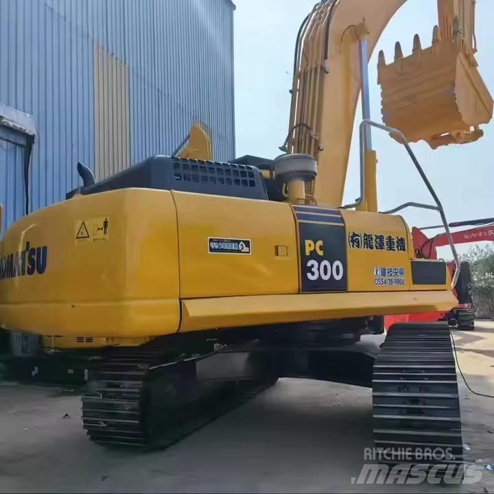 Komatsu PC300 Kāpurķēžu ekskavatori