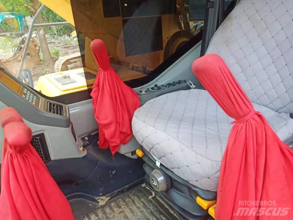 Komatsu PC 450-7 Kāpurķēžu ekskavatori