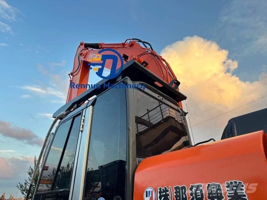 Hitachi ZX 240 Kāpurķēžu ekskavatori