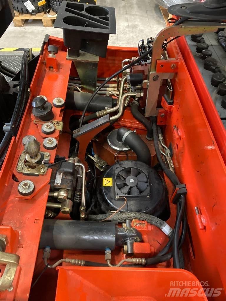 Linde E25/600/336 Šaureju pārvadātājs