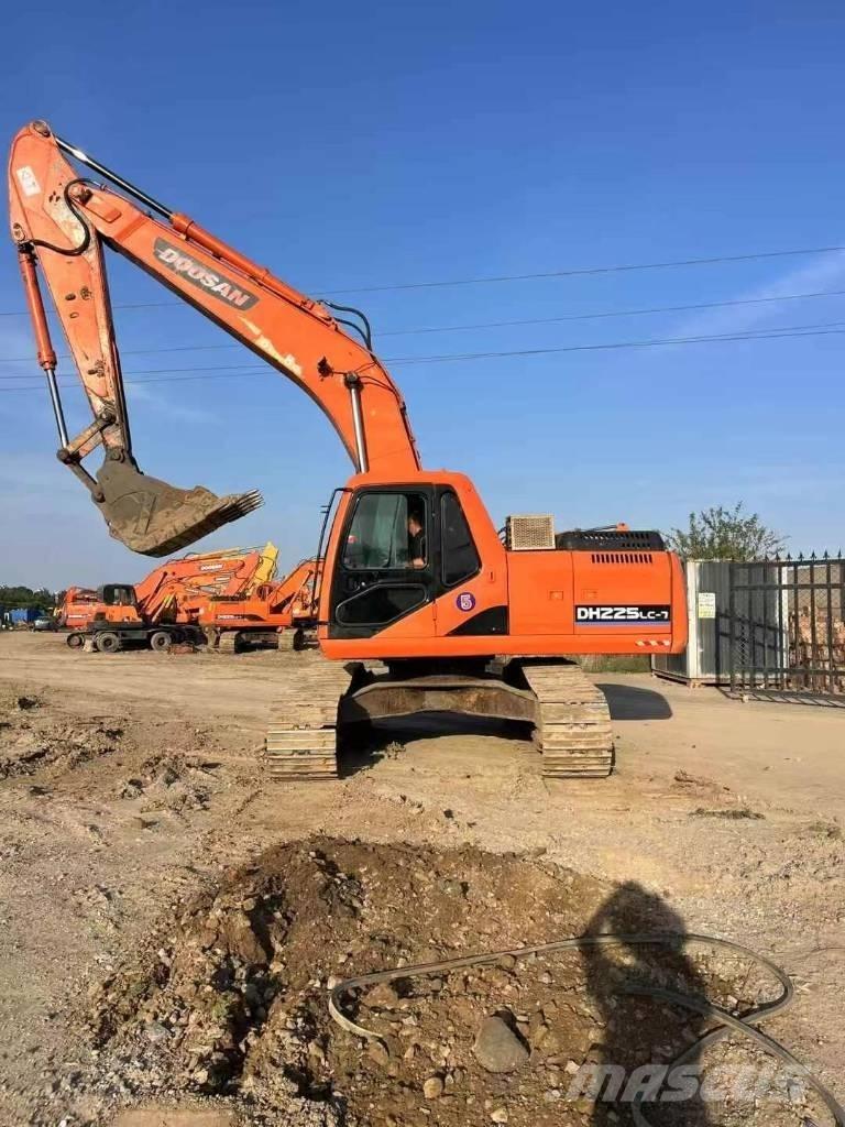 Doosan DH 225 LC-9 Kāpurķēžu ekskavatori