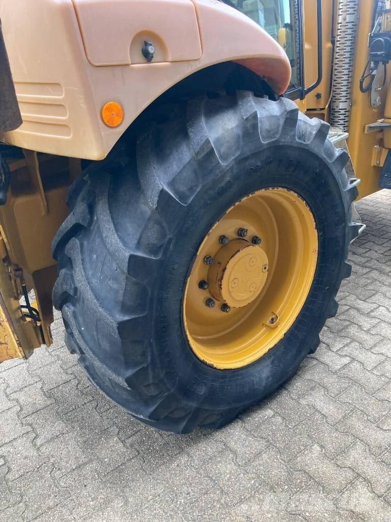 Hydrema 906E Ekskavatori-iekrāvēji
