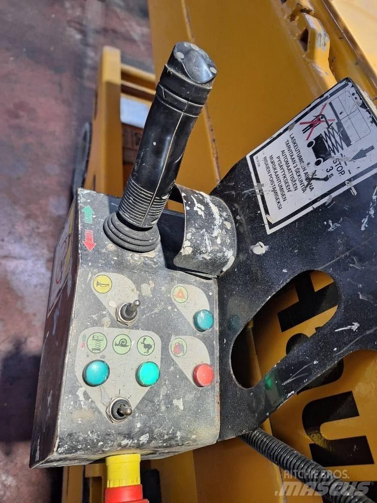Haulotte Compact 12 Šķerveida pacēlāji