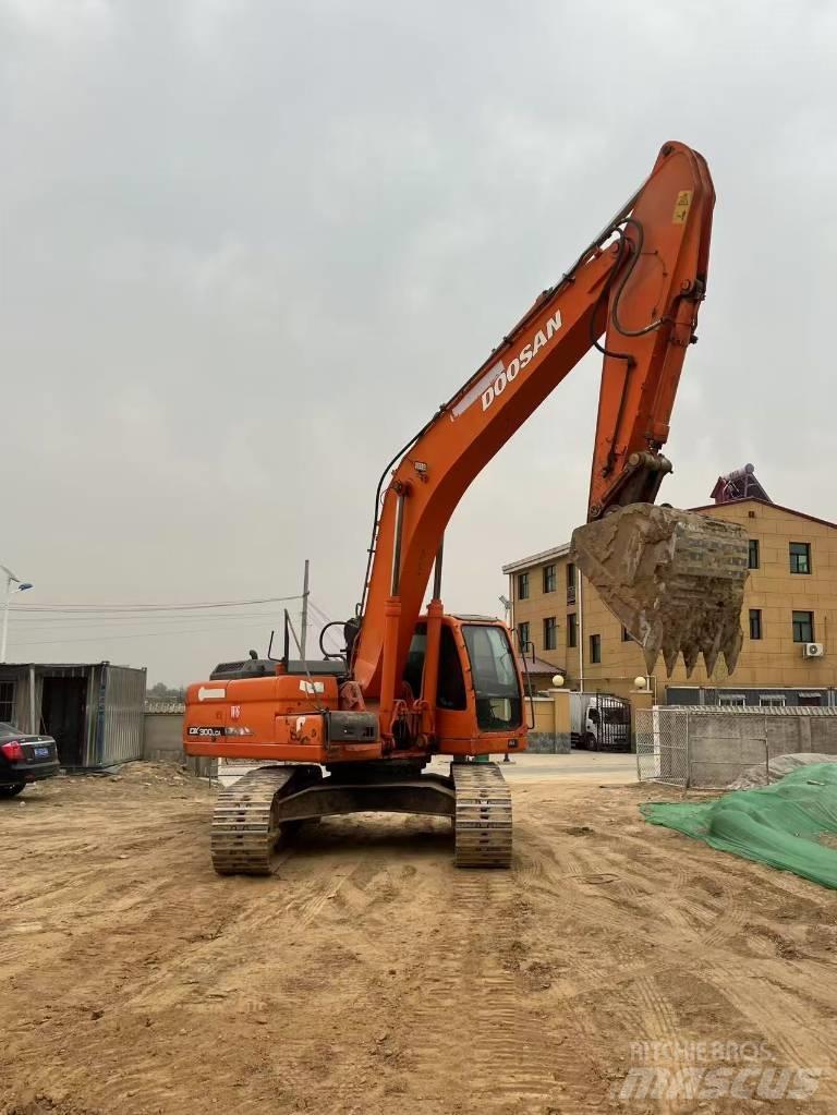 Doosan DX300LCA Kāpurķēžu ekskavatori