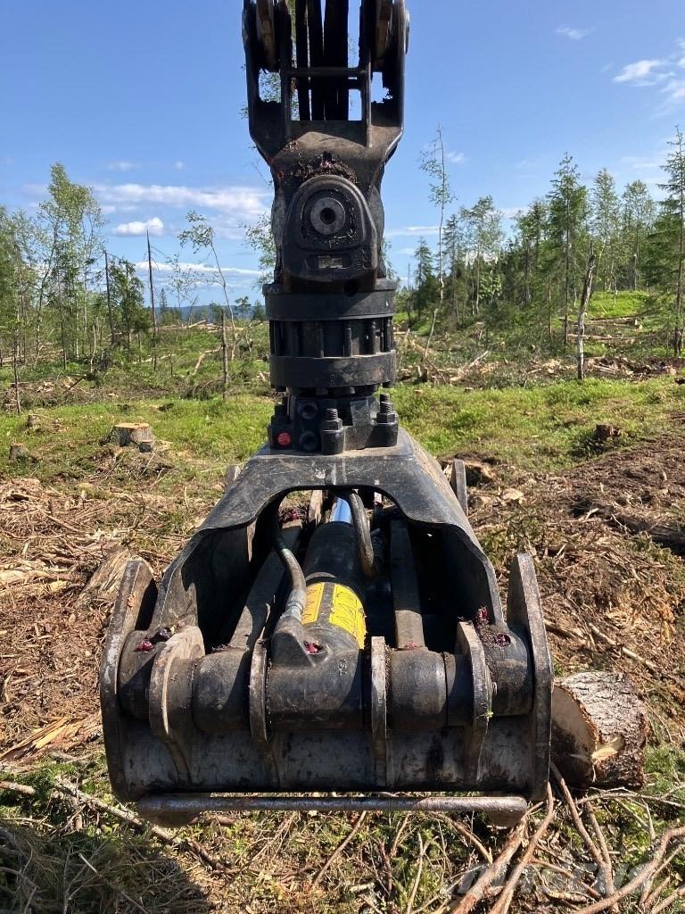 Komatsu 895 Forvarderi