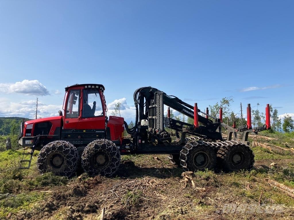 Komatsu 895 Forvarderi