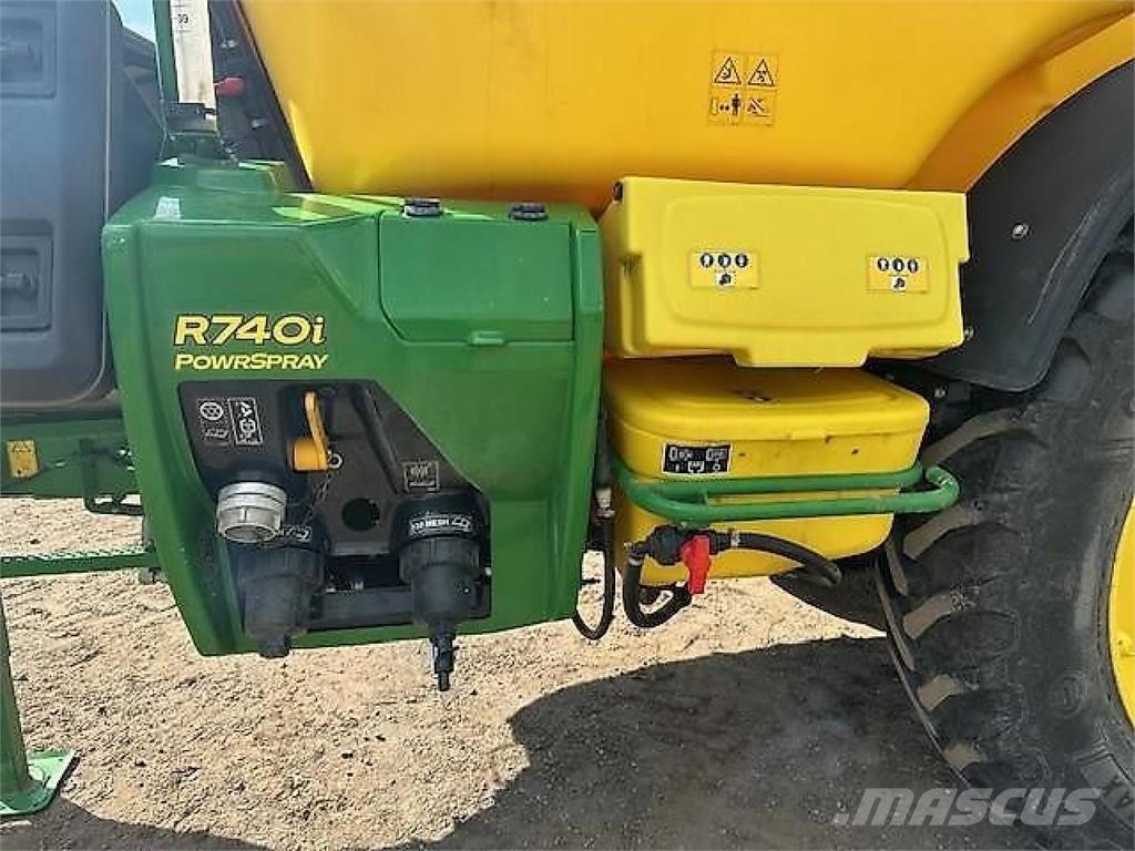John Deere R740i Piekabināmie smidzinātāji(miglotāji)