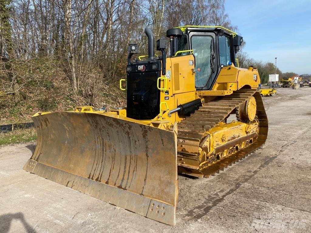 CAT D 6 Kāpurķēžu buldozeri