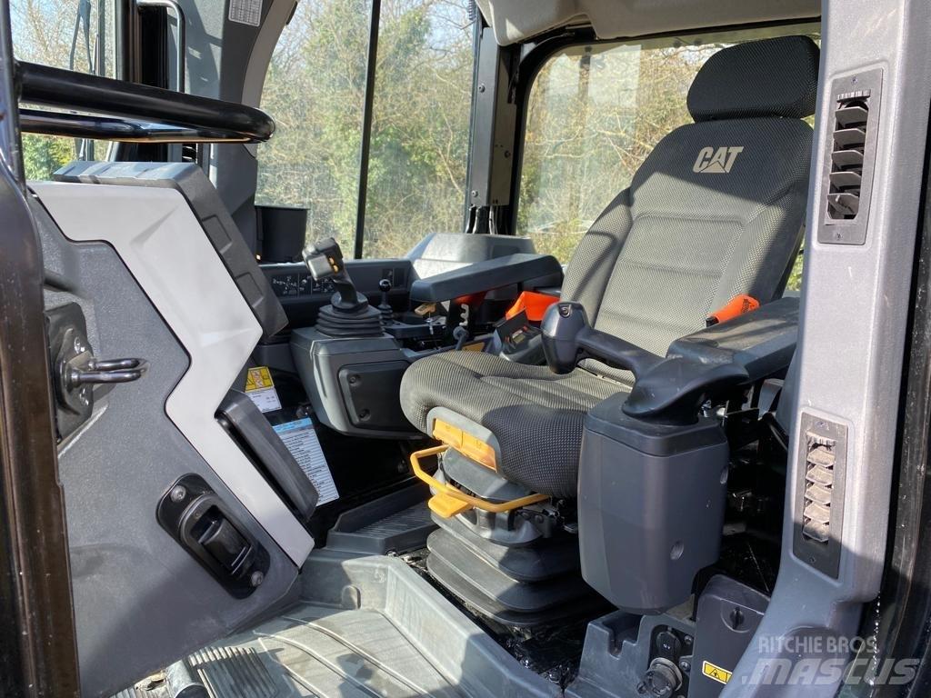 CAT D 6 Kāpurķēžu buldozeri