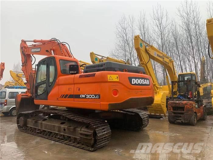 Doosan dx300 Kāpurķēžu ekskavatori