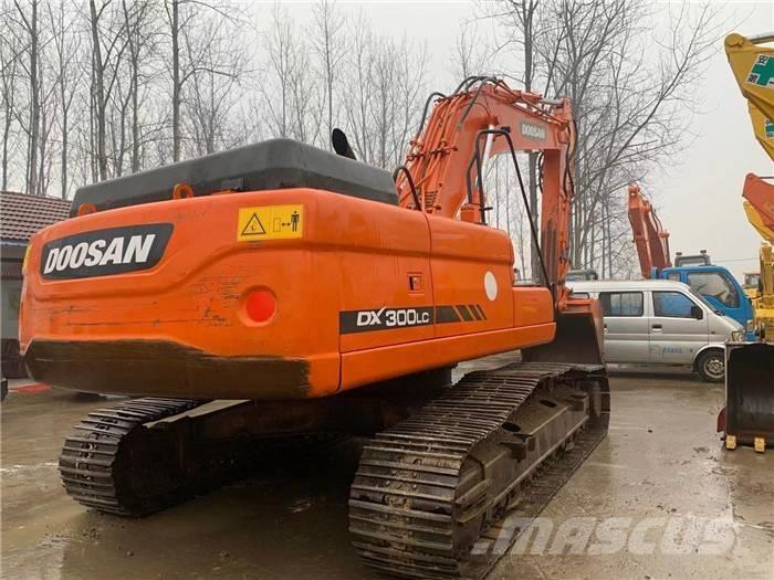 Doosan dx300 Kāpurķēžu ekskavatori