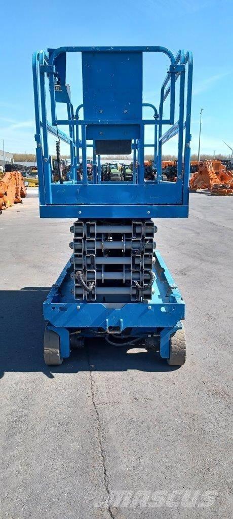 GENIE GS4047 Šķerveida pacēlāji