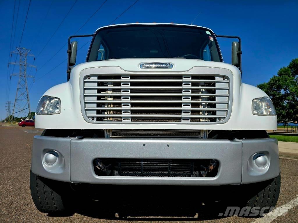 Freightliner M 106 Pašizgāzējs