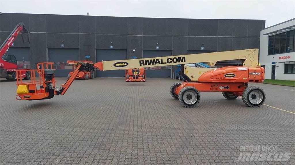 JLG M600JP Teleskopiskie pacēlāji