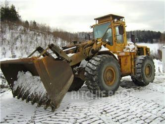 CAT 980B Iekrāvēji uz riteņiem