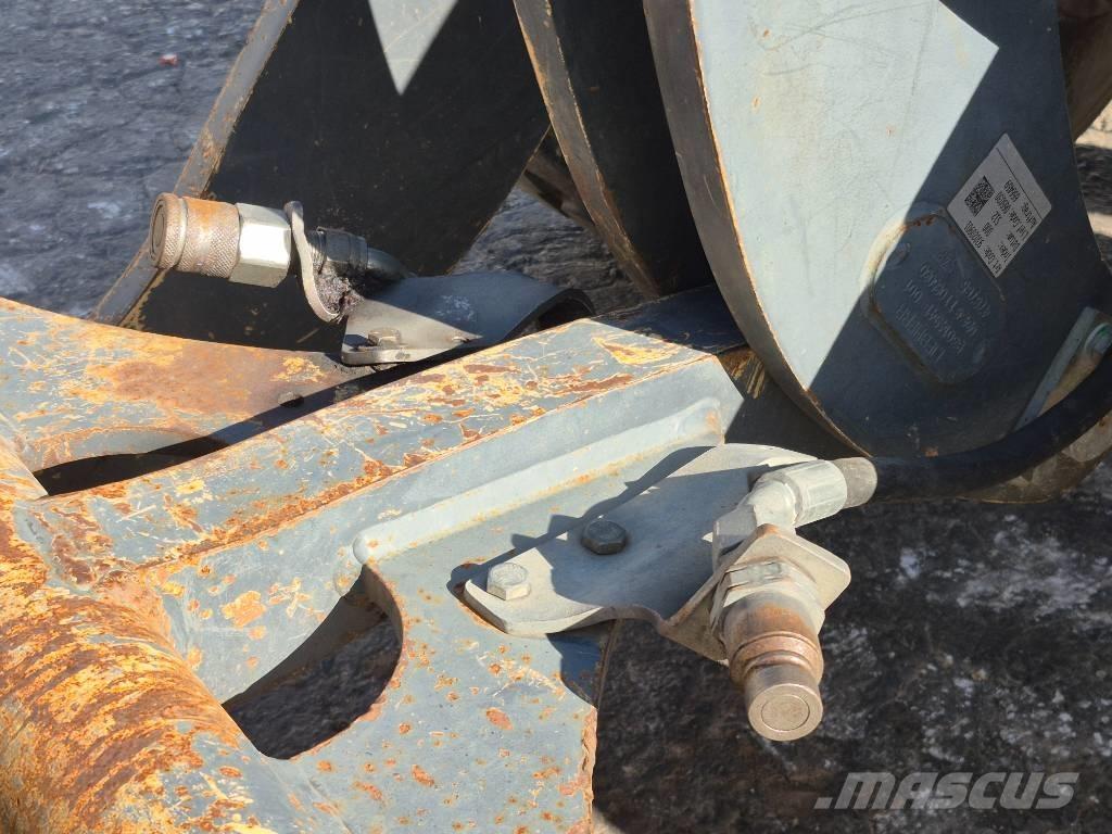 John Deere 204 K Iekrāvēji uz riteņiem