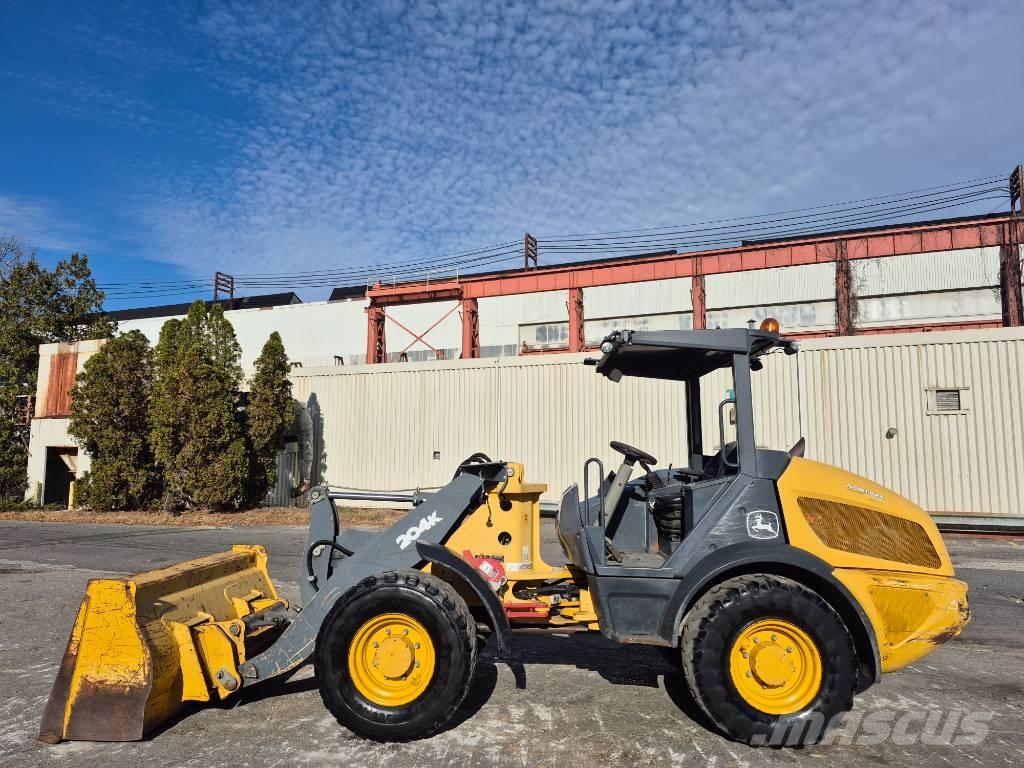 John Deere 204 K Iekrāvēji uz riteņiem