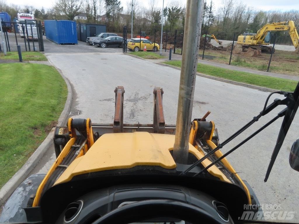 JCB 3 CX 14 Ekskavatori-iekrāvēji