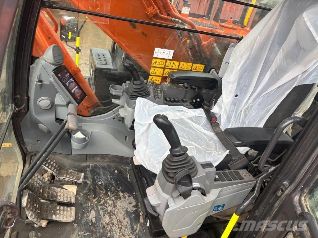 Hitachi ZX 300 LC-7 Kāpurķēžu ekskavatori