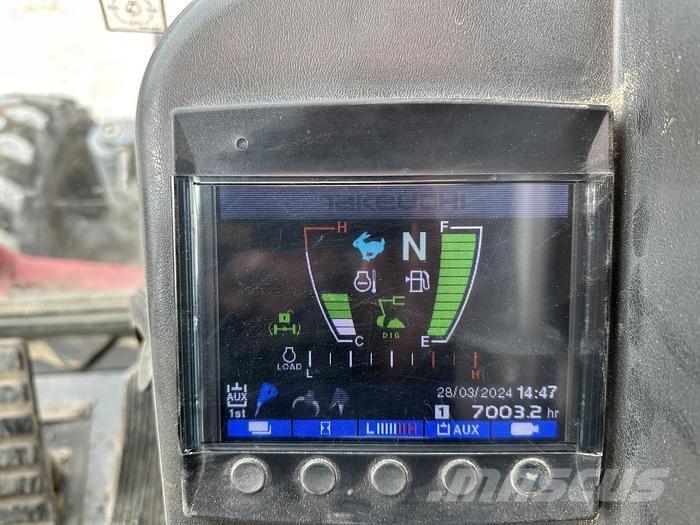 Takeuchi TB295W Ekskavatori uz riteņiem