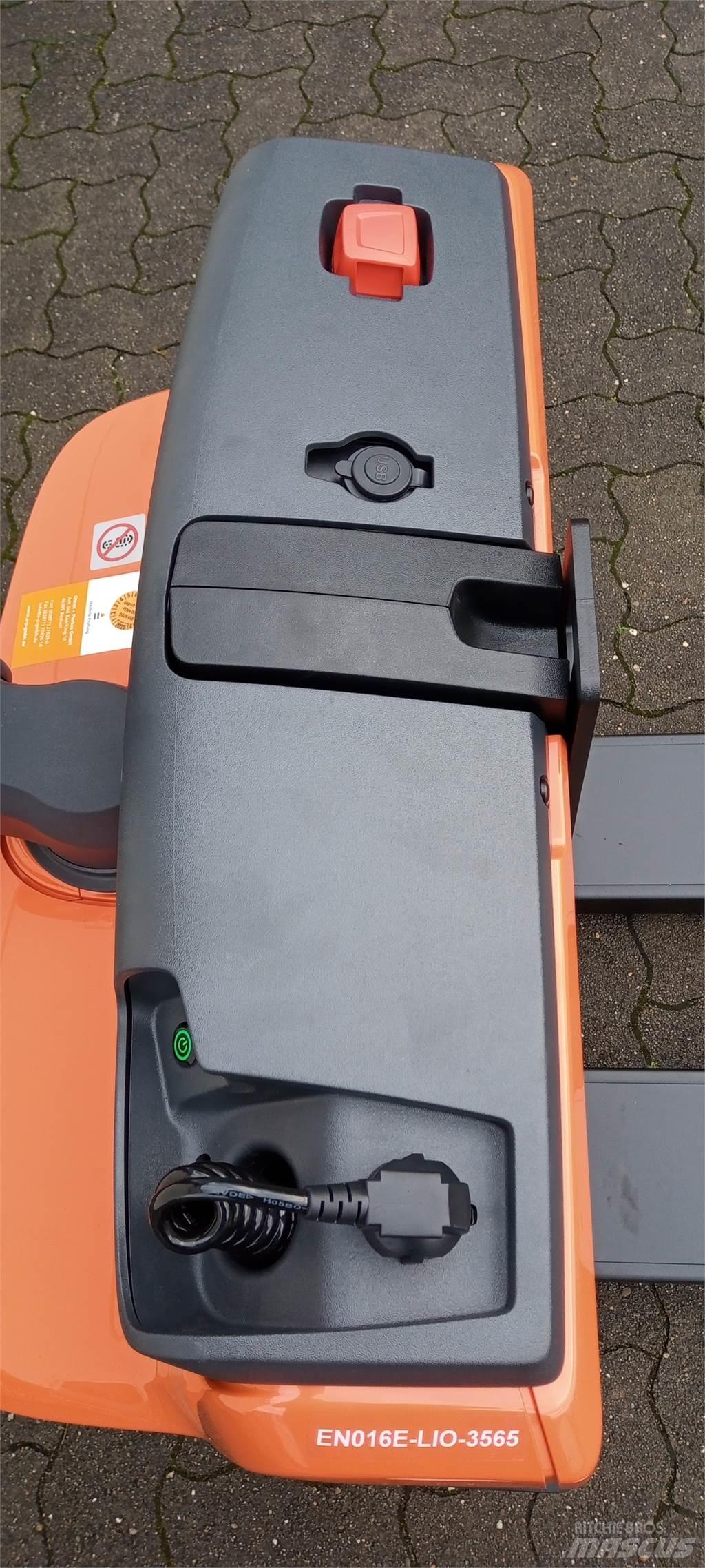 Toyota LWI 160 Zemie palešu pacēlāji