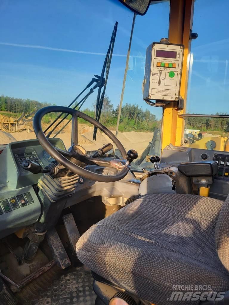 Volvo L180C Iekrāvēji uz riteņiem