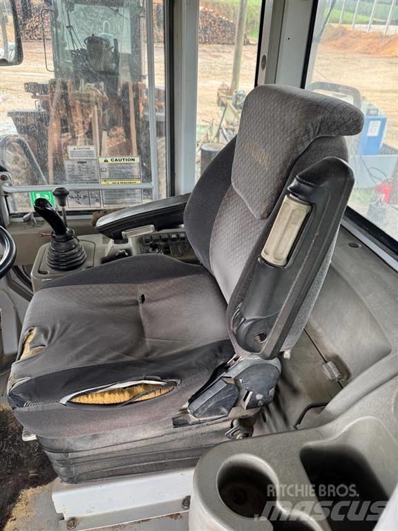 Hyundai HL 757 TM-7 Iekrāvēji uz riteņiem