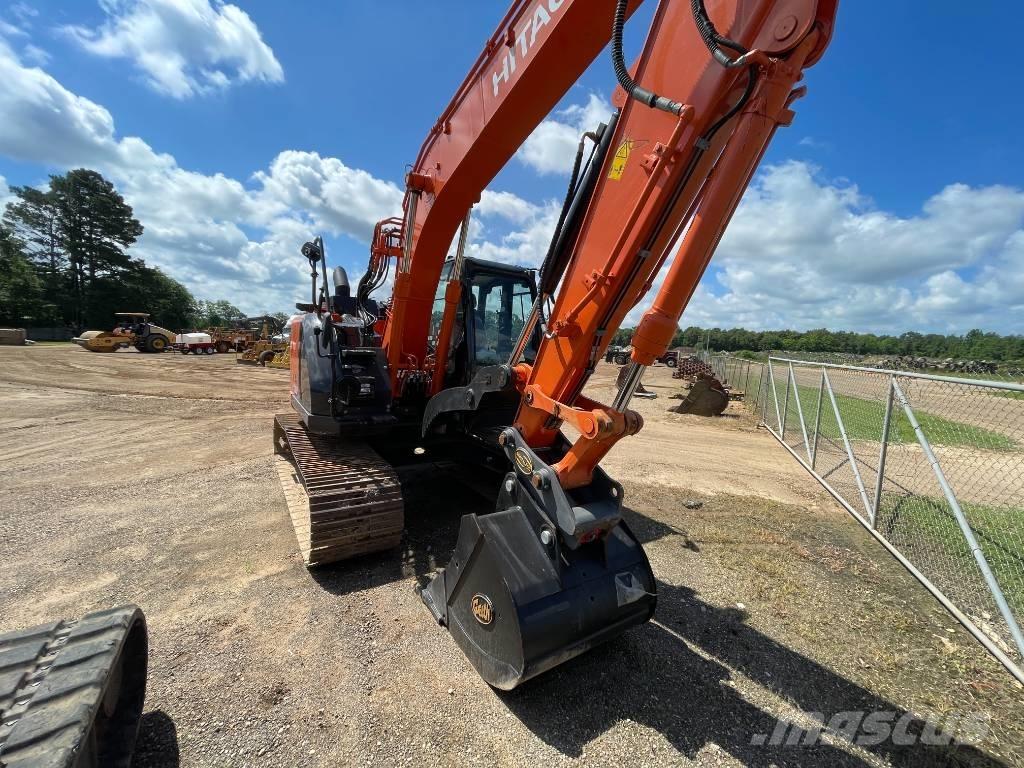 Hitachi ZX 135 US-6 Kāpurķēžu ekskavatori