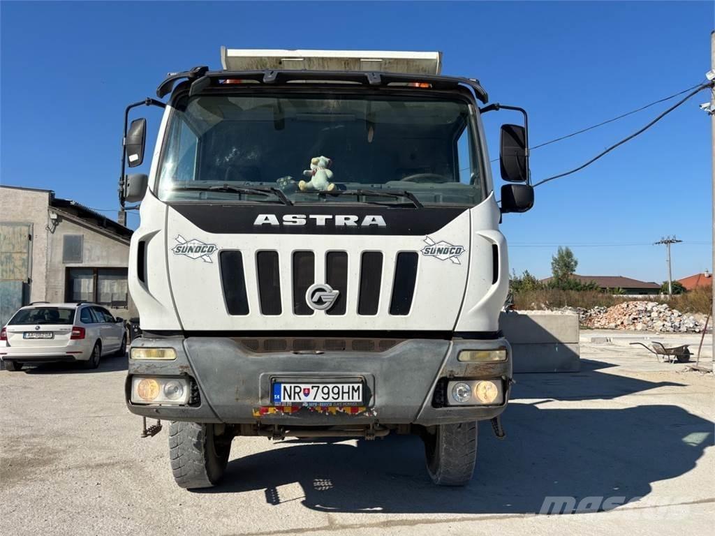 Astra HD8 8X6 Pašizgāzējs