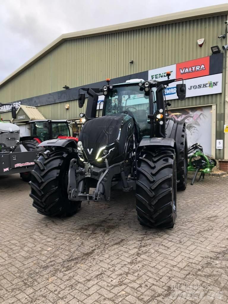 Valtra T235V Traktori