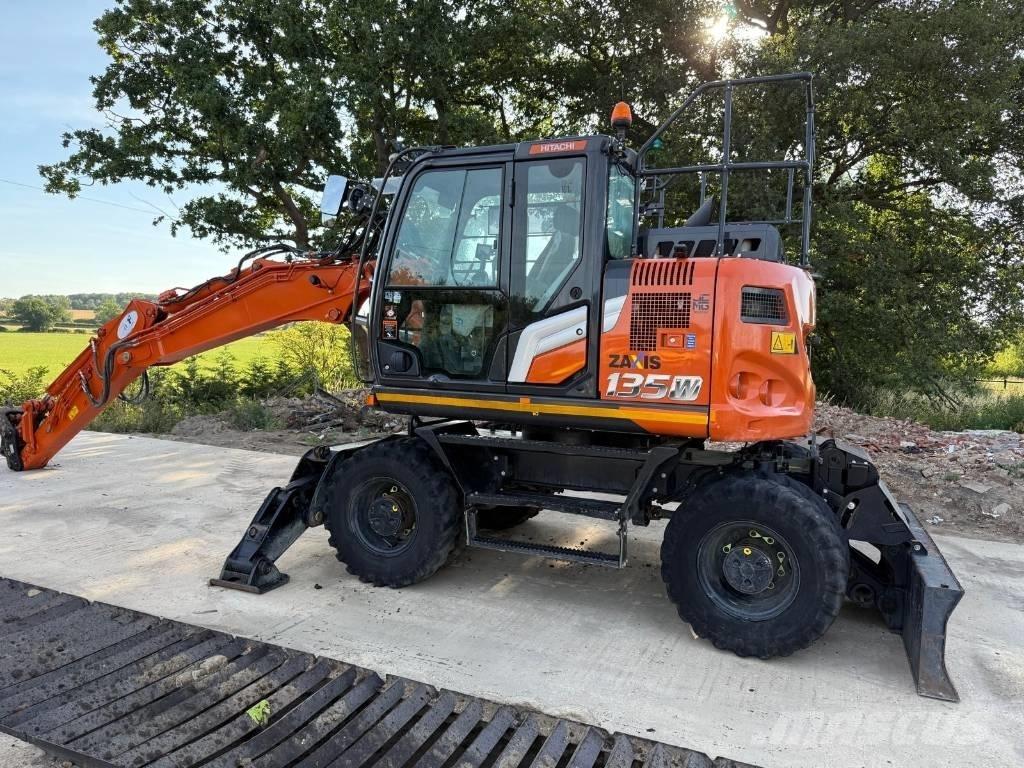 Hitachi ZX 135 W-7 Ekskavatori uz riteņiem