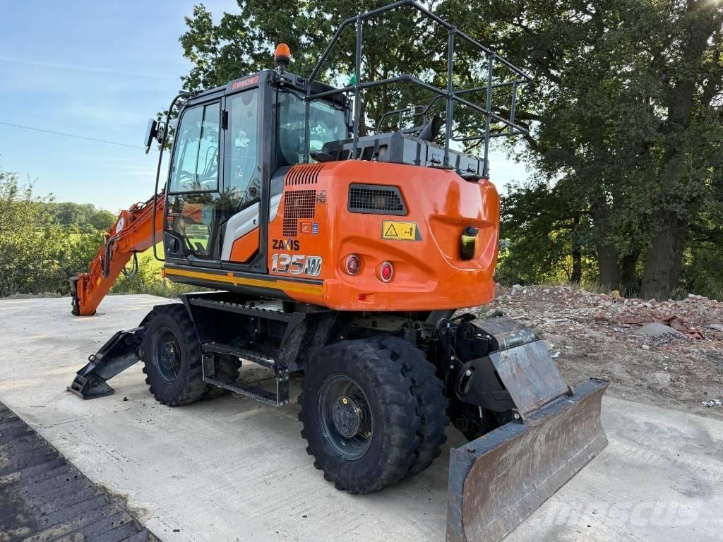 Hitachi ZX 135 W-7 Ekskavatori uz riteņiem