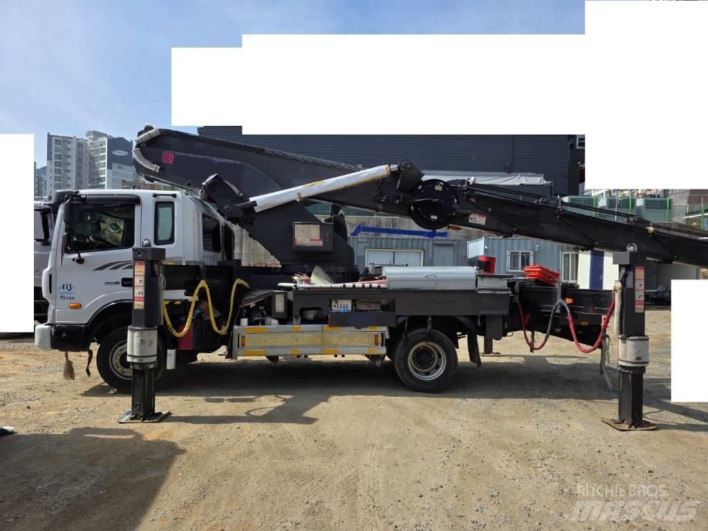 Hyundai HS3870 Pacēlāji uz automašīnas bāzes