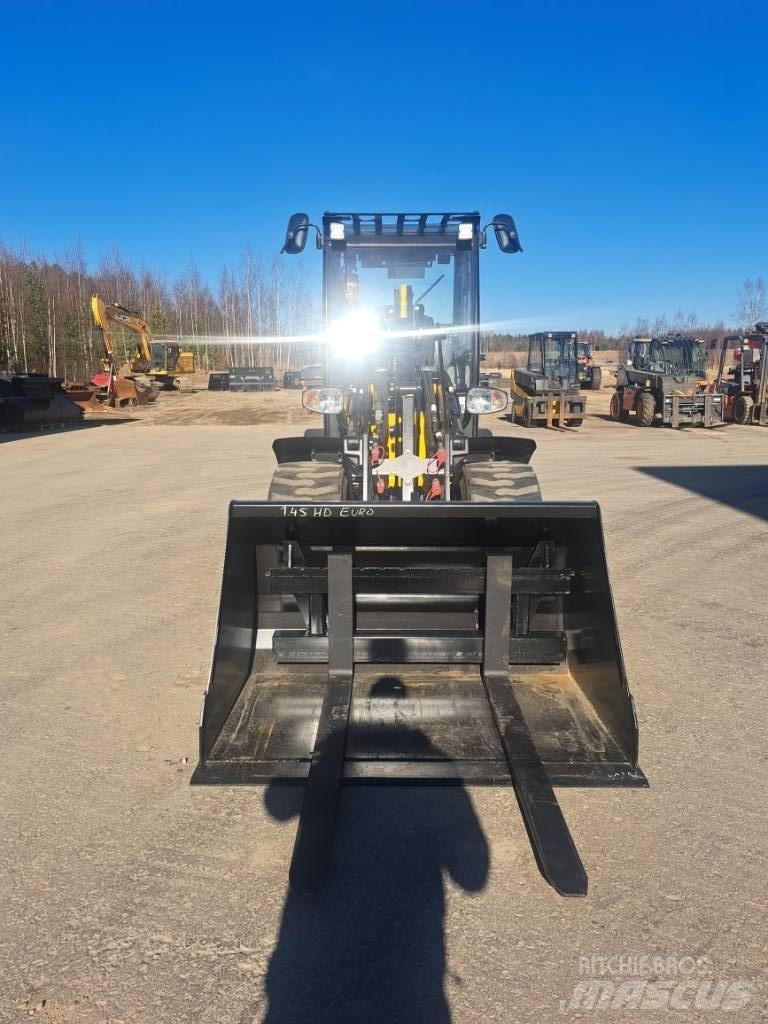 JCB 403 Multifunkcionālie iekrāvēji