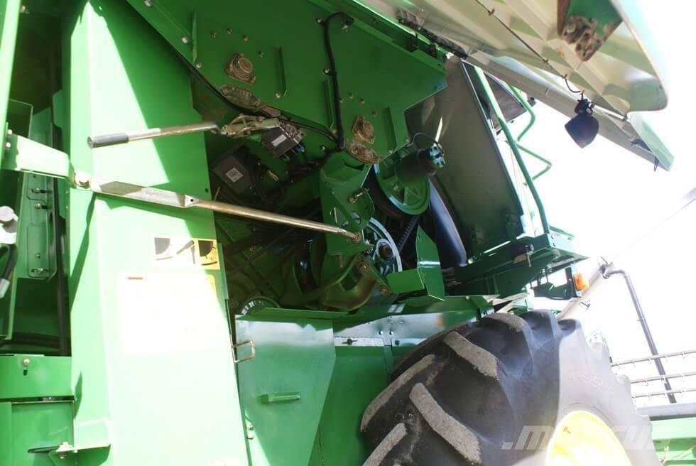 John Deere T 550 Ražas novākšanas kombaini