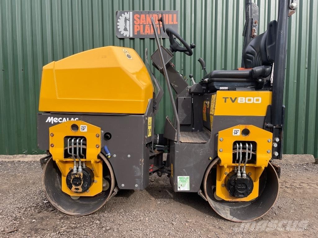 Mecalac TV 800 Divvalču grunts veltņi