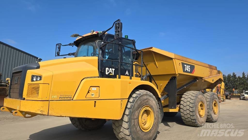CAT 745 Artikulētie pašizgāzēji