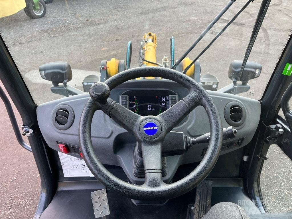 Komatsu WA80M-8 Iekrāvēji uz riteņiem