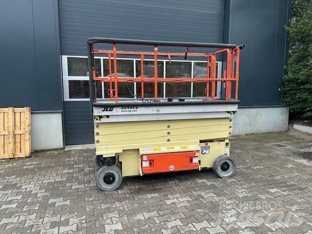 JLG 3246 ES Šķerveida pacēlāji