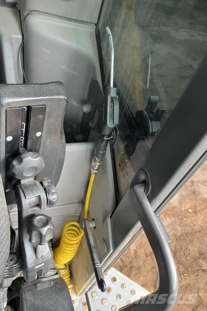 Volvo EC 300 EL Kāpurķēžu ekskavatori