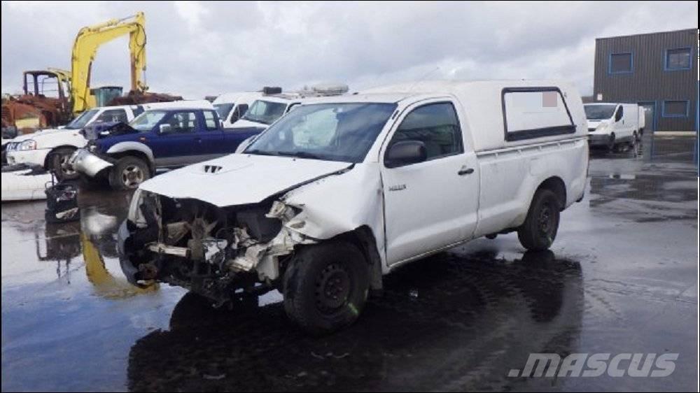 Toyota Hilux Vieglais kravas automobilis/izkraušana no sāniem