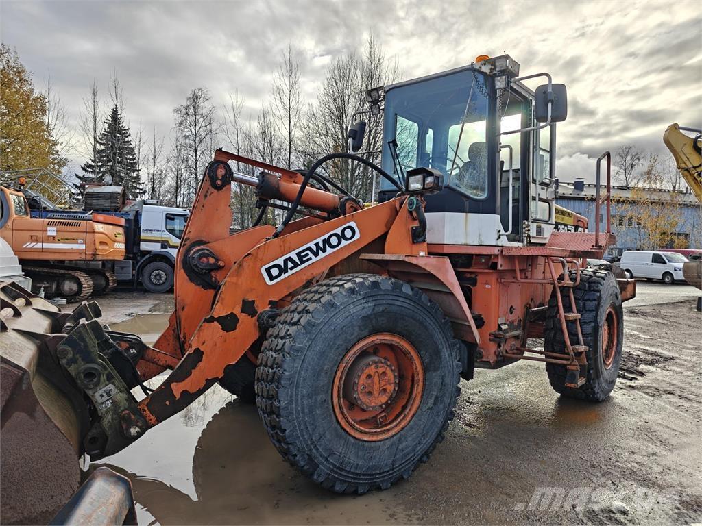 Daewoo Mega 250 Iekrāvēji uz riteņiem